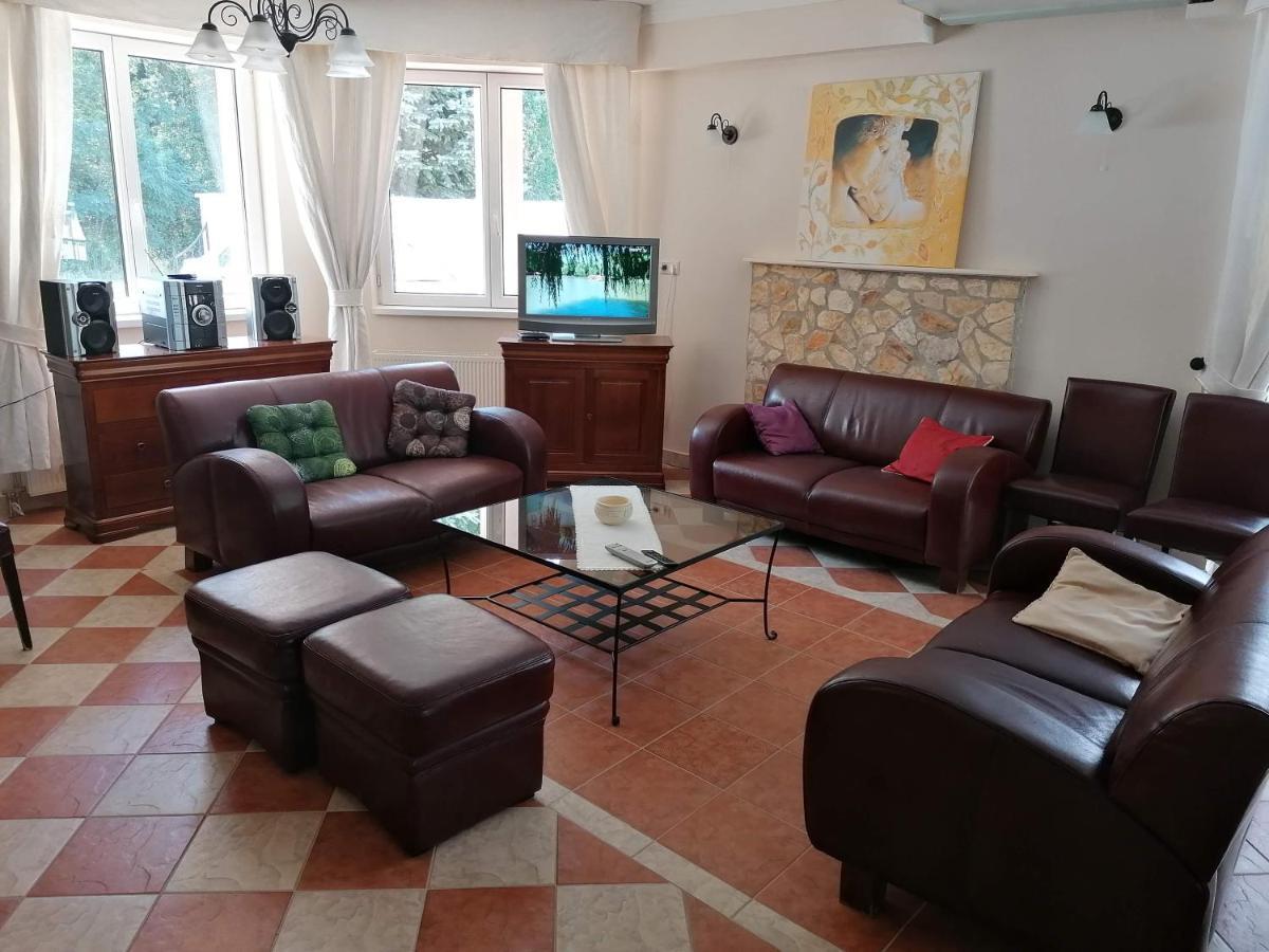 Staff Guest House Nyíregyháza Dış mekan fotoğraf